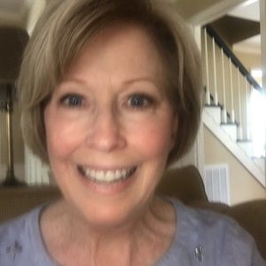 Meet your Posher, Elise